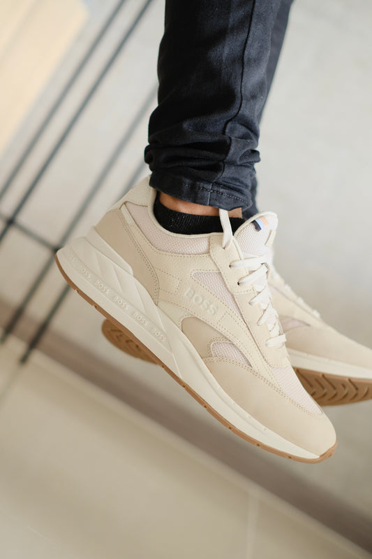 Tenis HUG crema