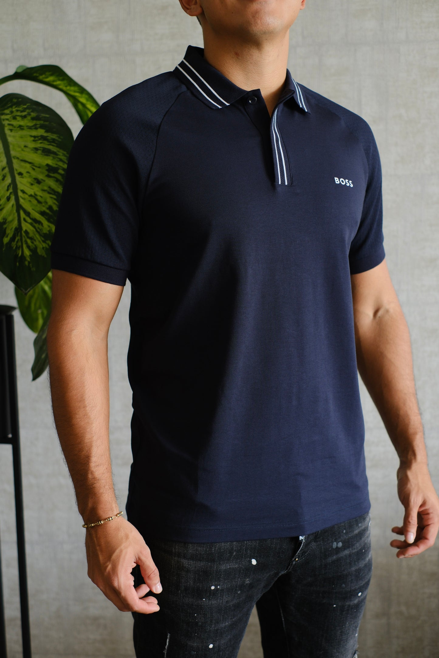 Polo HUG azul oscura