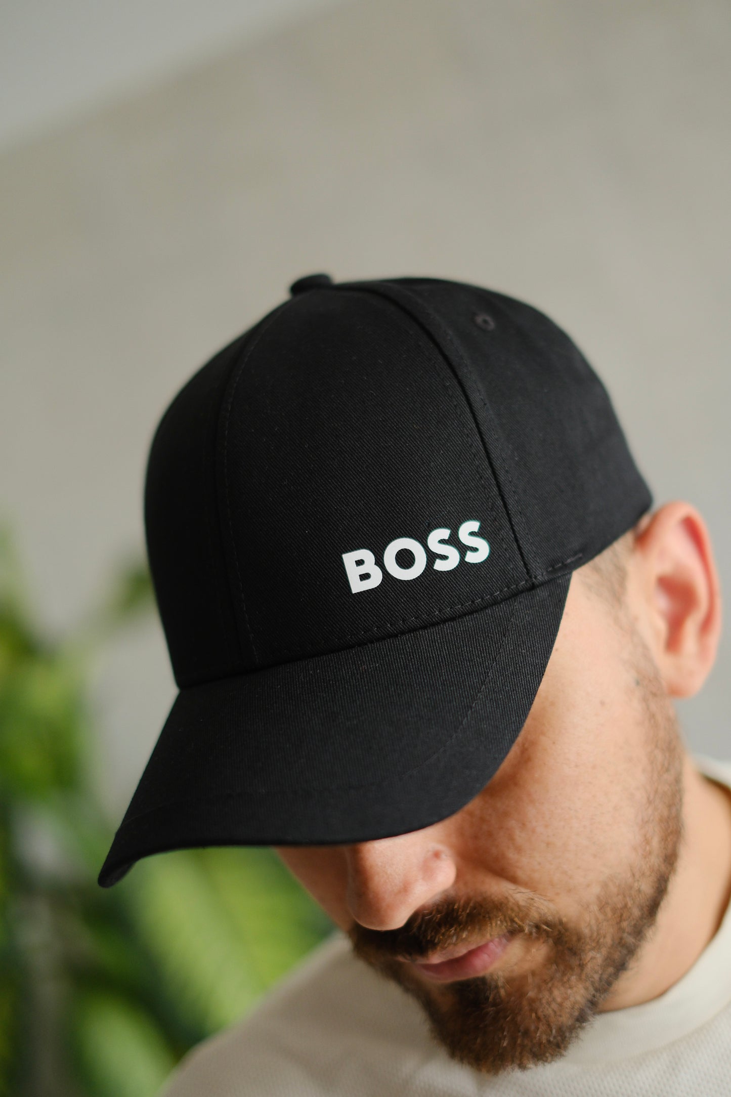 Gorra HUG Negra Logo Blanco