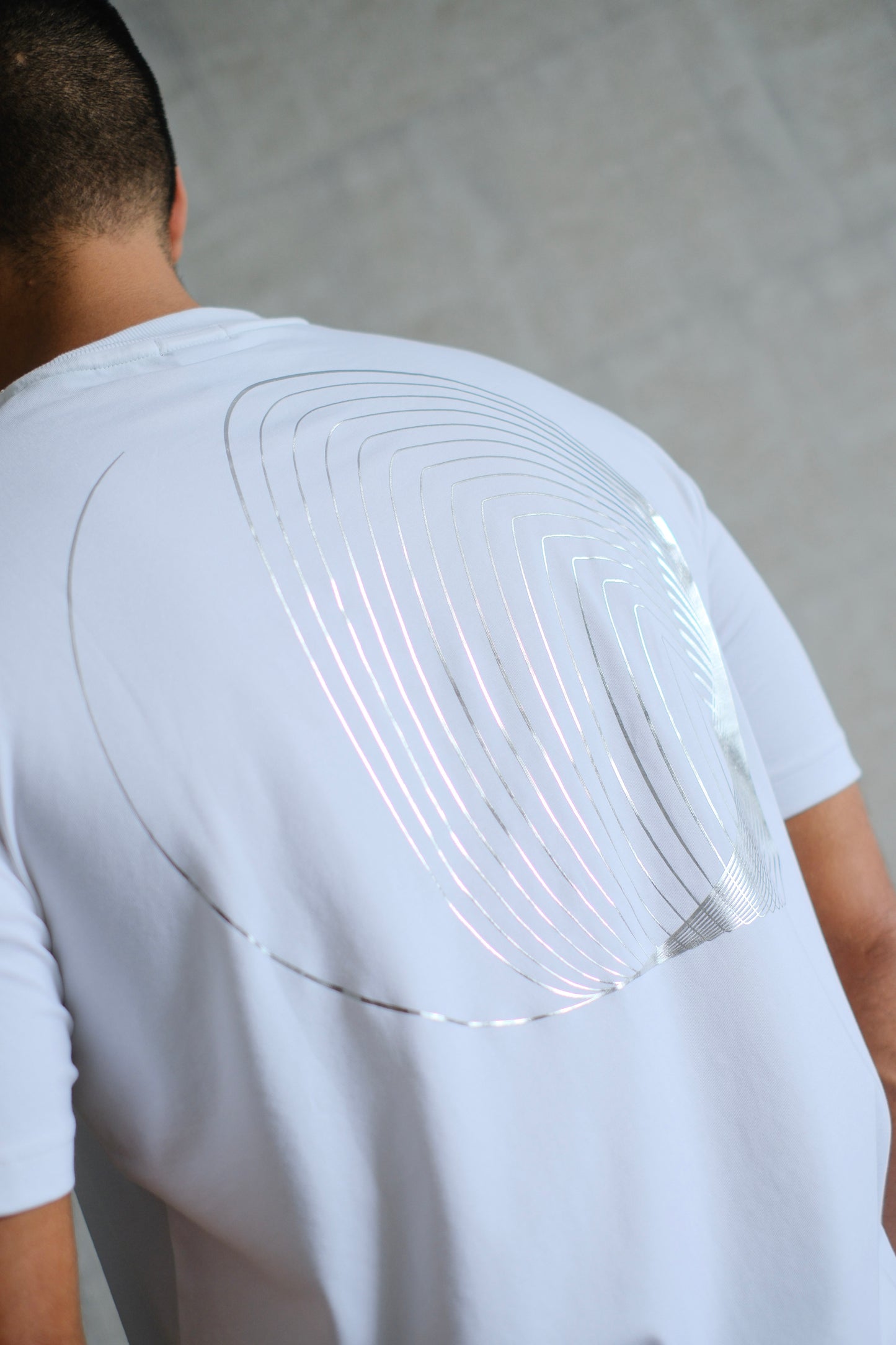 Camiseta HUG blanca estampado plateado
