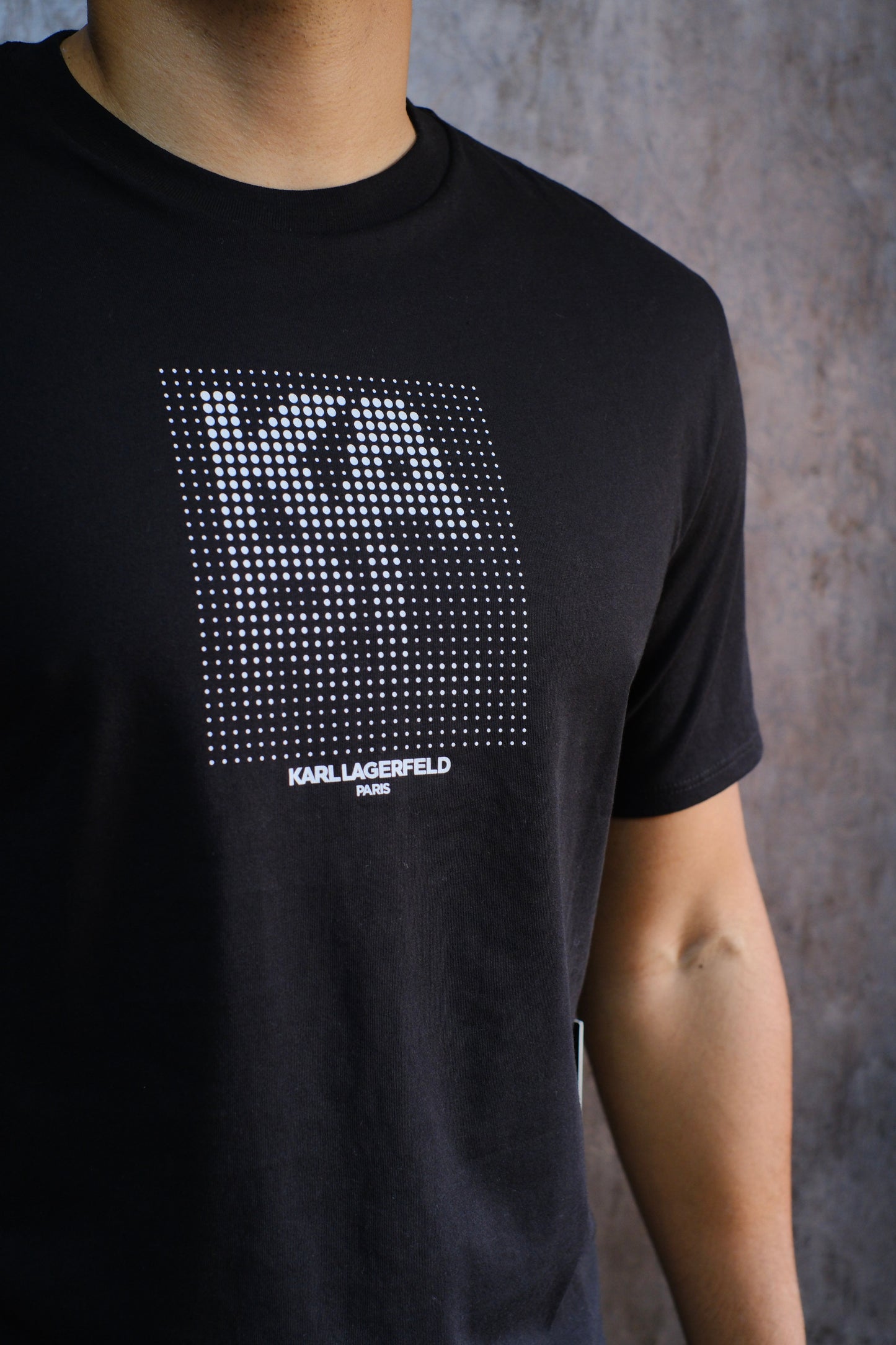 Camiseta KAR Negra Logo Blanco Pepas