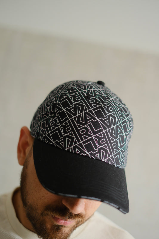 Gorra KAR Negra Letras Blancas