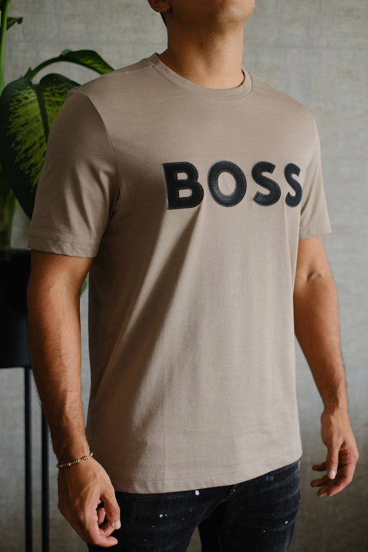 Camiseta HUG Beige Logo Negro Gel 3D