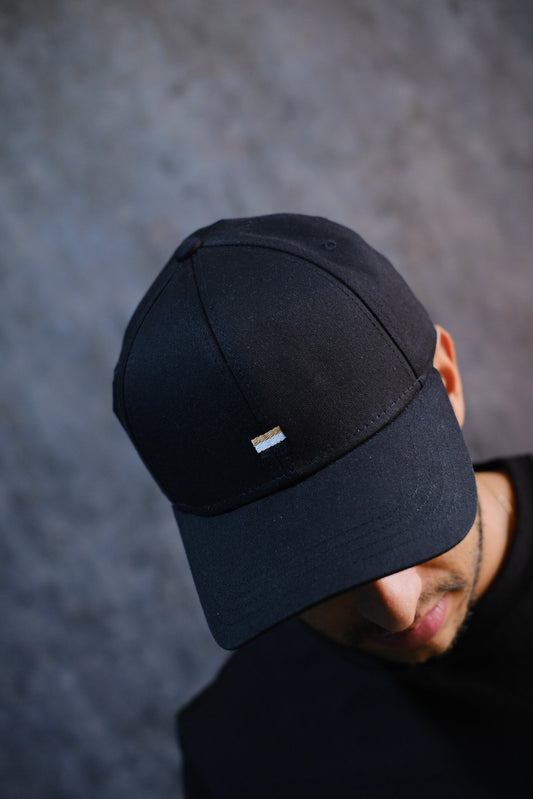 Gorra HUG negra logo