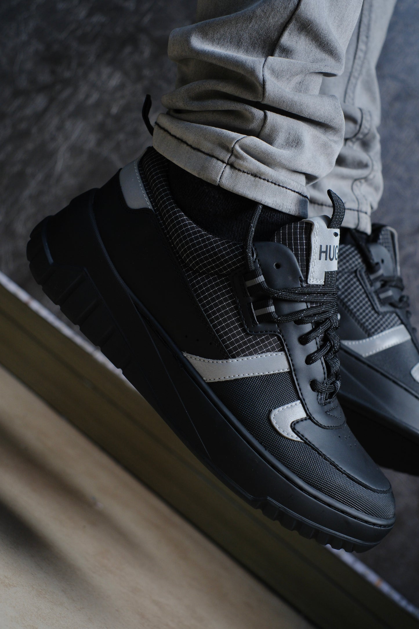 Tenis HUG Negros Con Gris