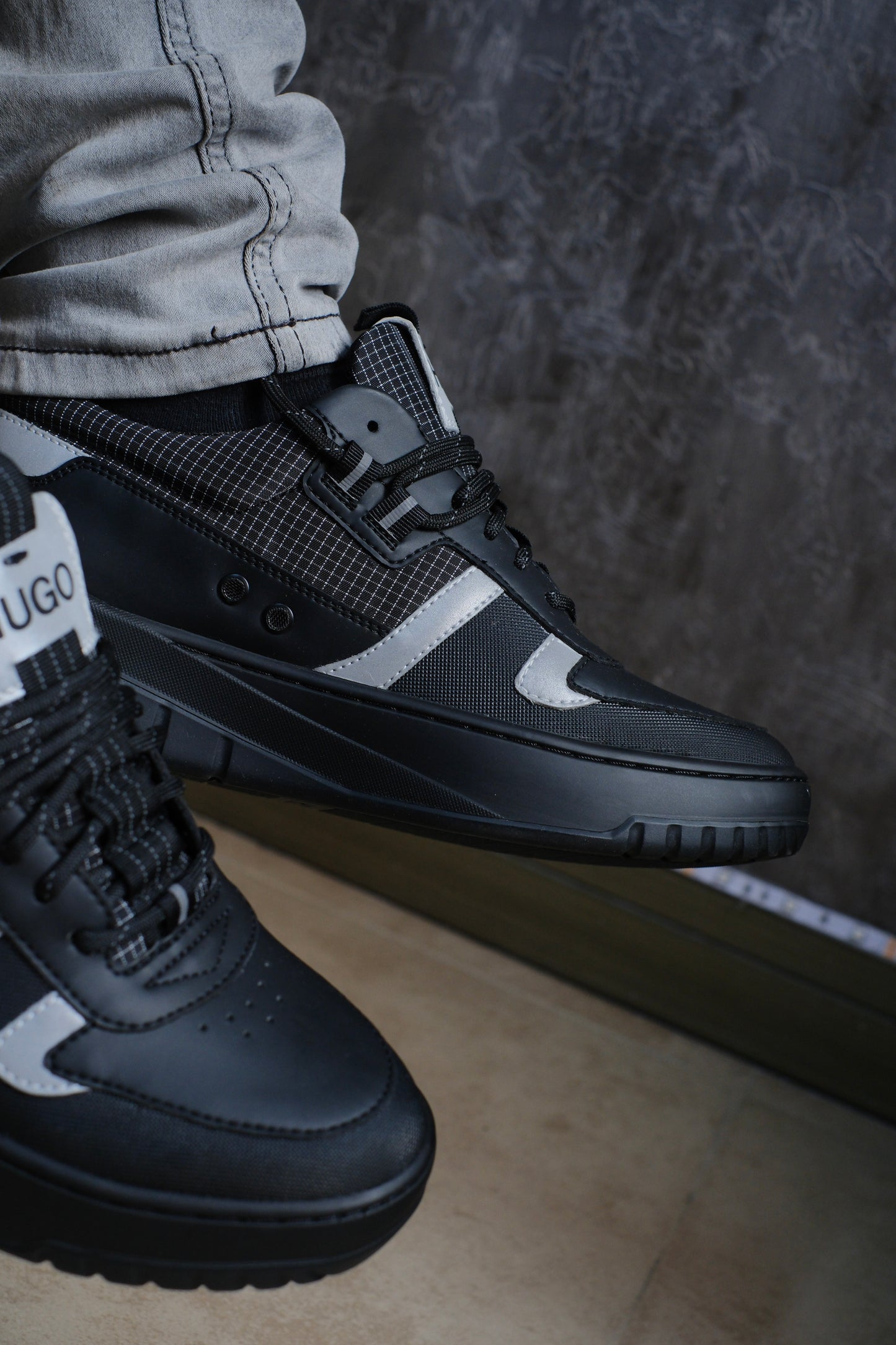 Tenis HUG Negros Con Gris