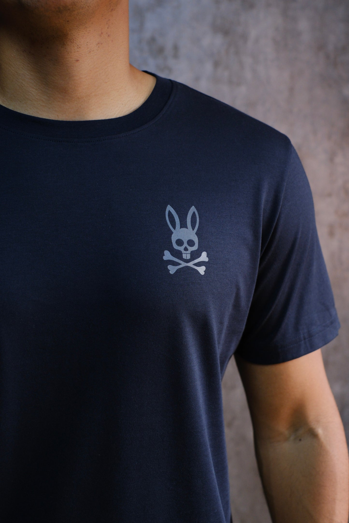 Camiseta PSY Negra logo Gris