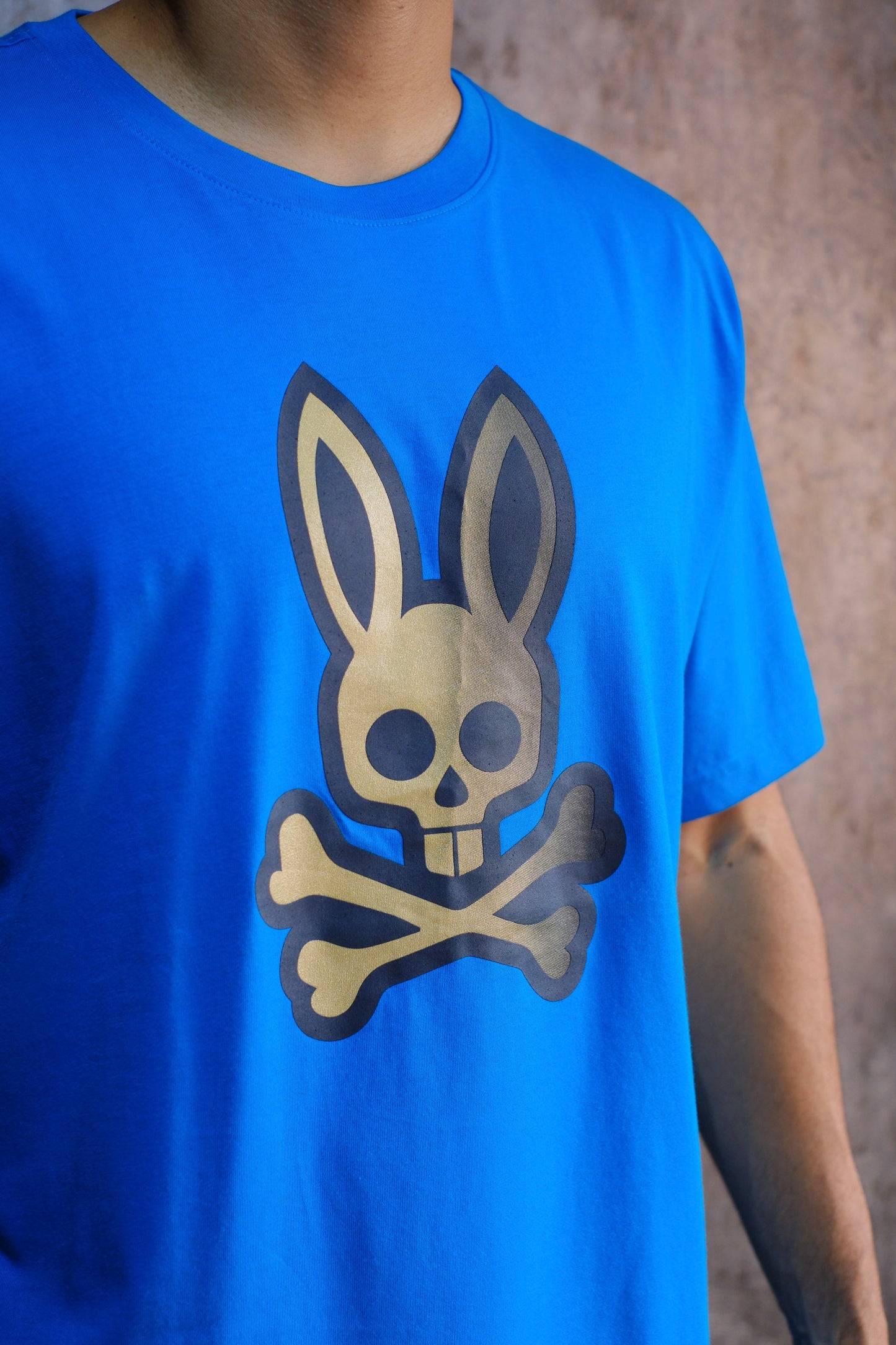 Camiseta PSY Azul Logo dorado