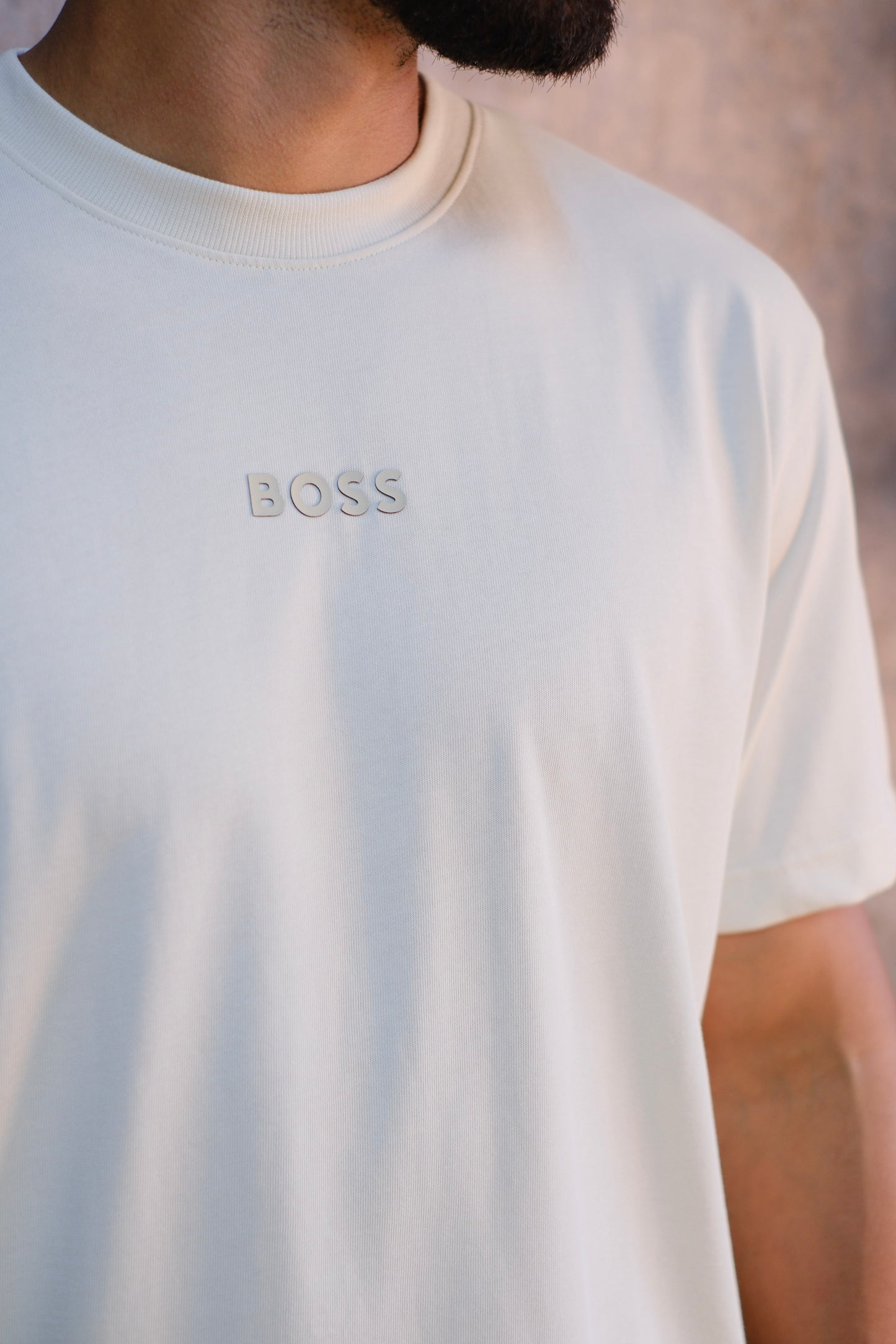 Camiseta Hug Biege Logo Goma