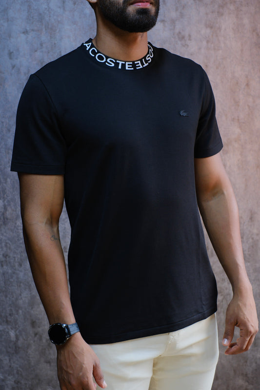 Camiseta LAC Negra Detalla En Cuello
