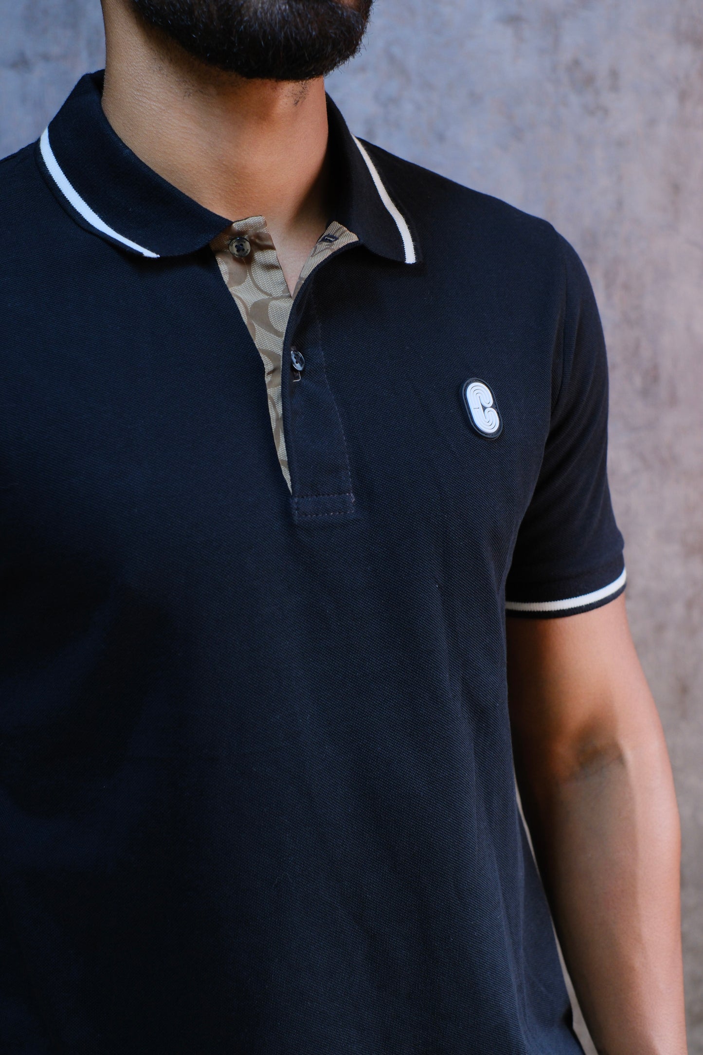 Polo COA Negra Logo Blanco