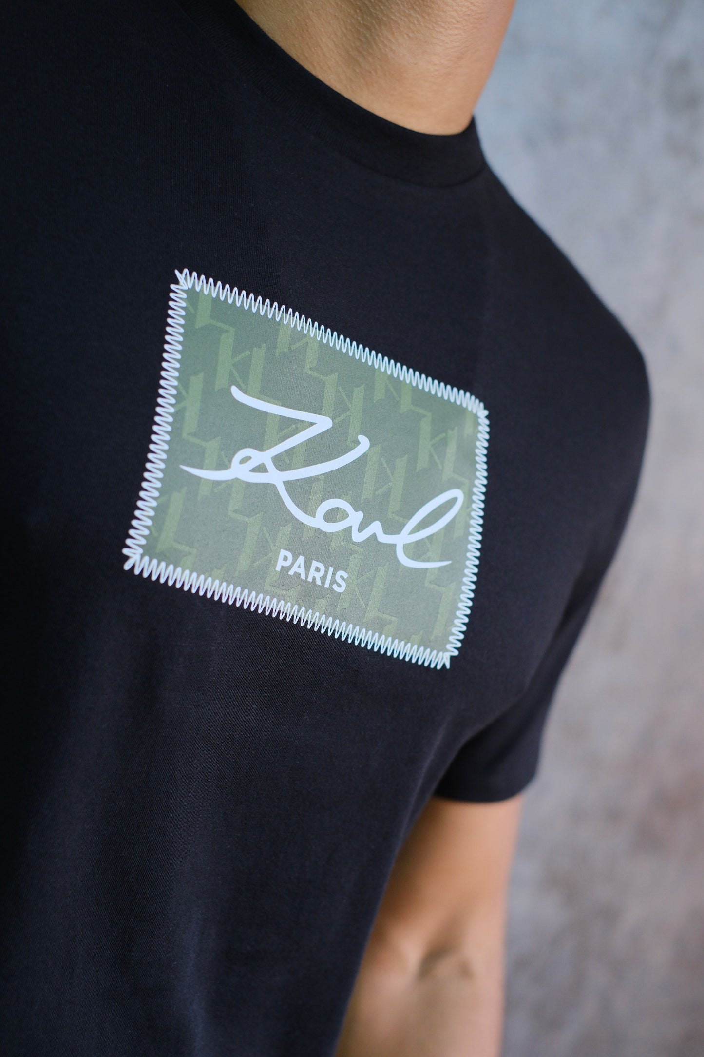 Camiseta KAR negra logo verde