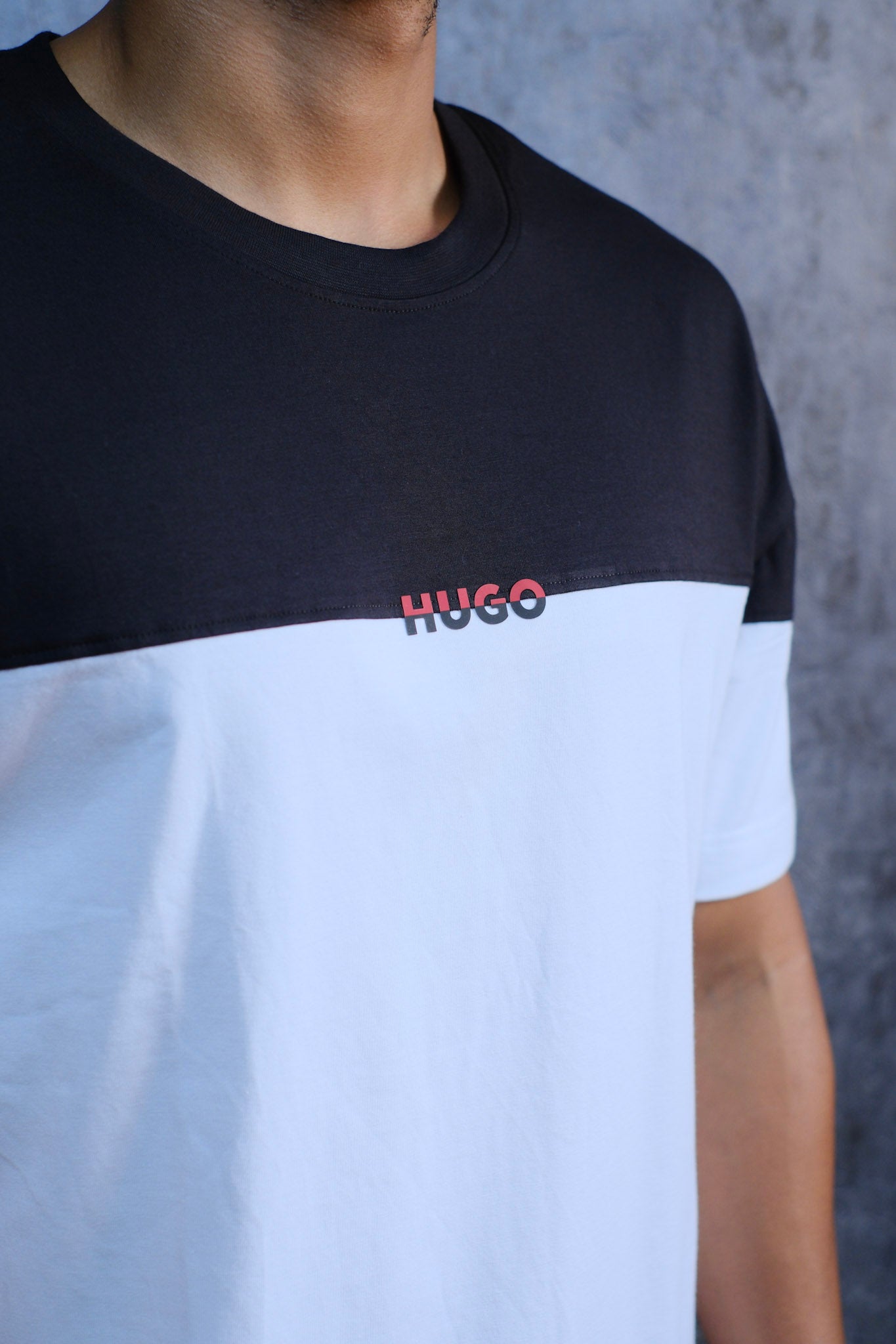 Camiseta Hug Blanco Con Negro