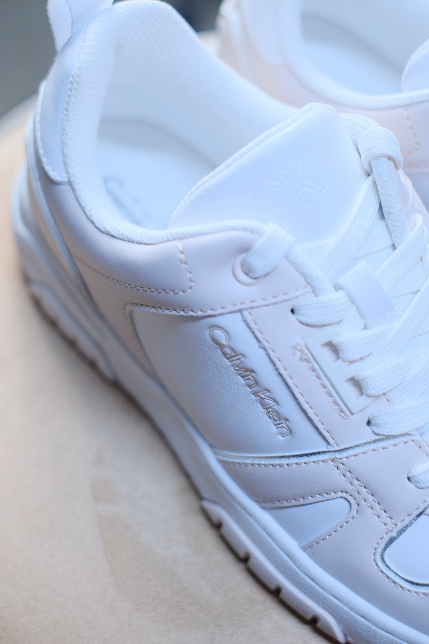 Tenis Cal Blancos Crema