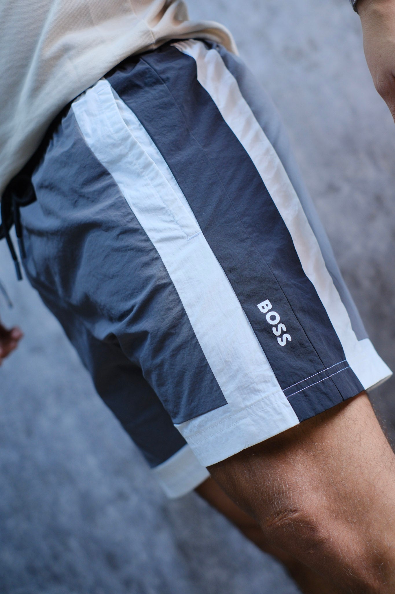 Pantaloneta HUG Gris