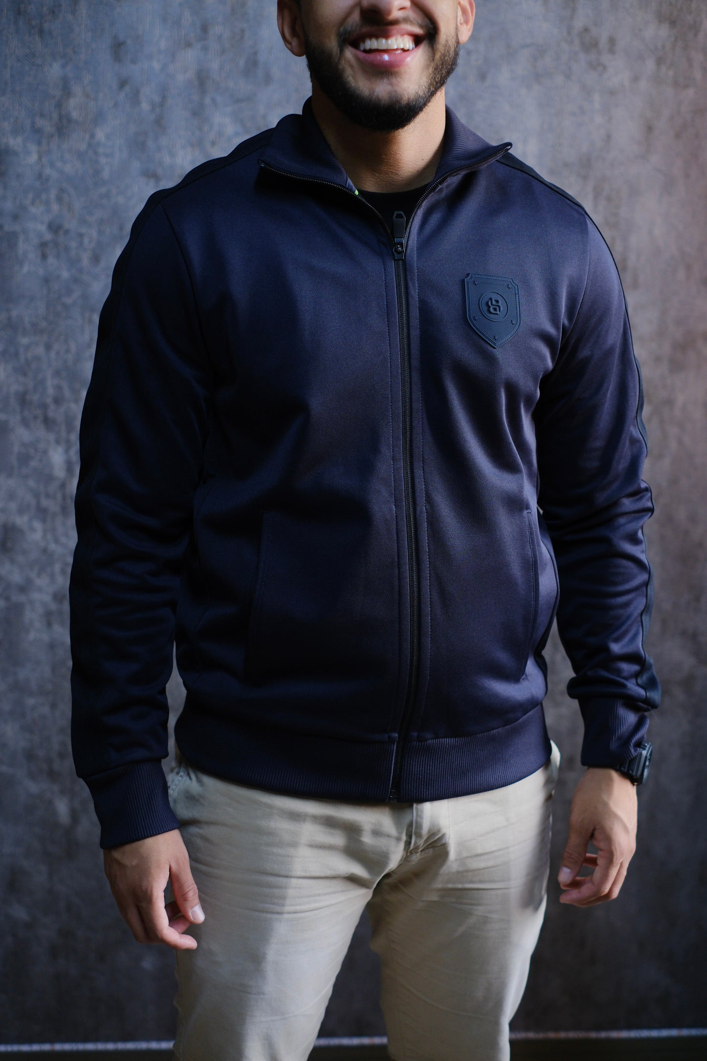 CHAQUETA HUG NAVY PREMIUM 2026