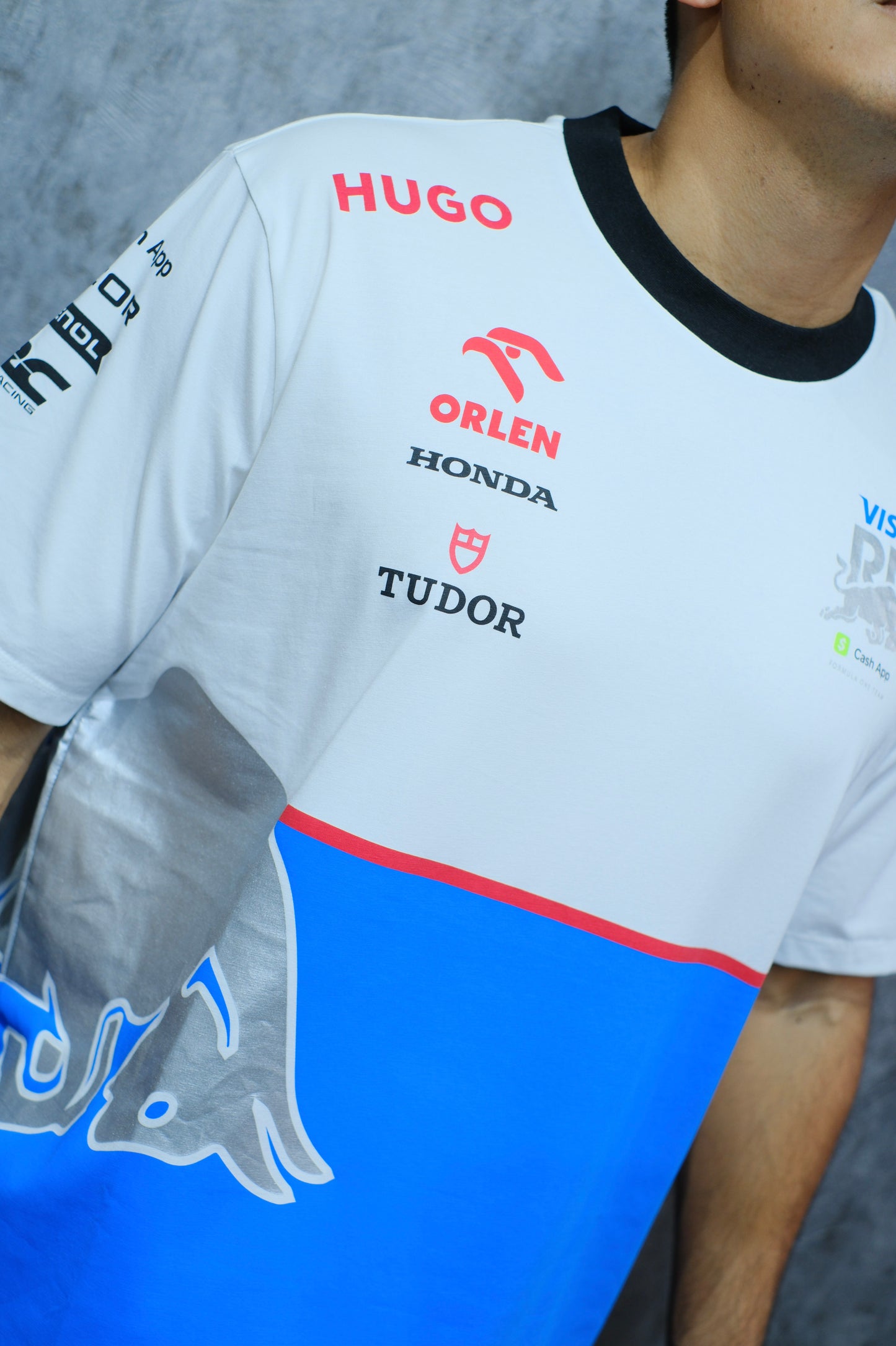 Camiseta HUG RB blanca con azul