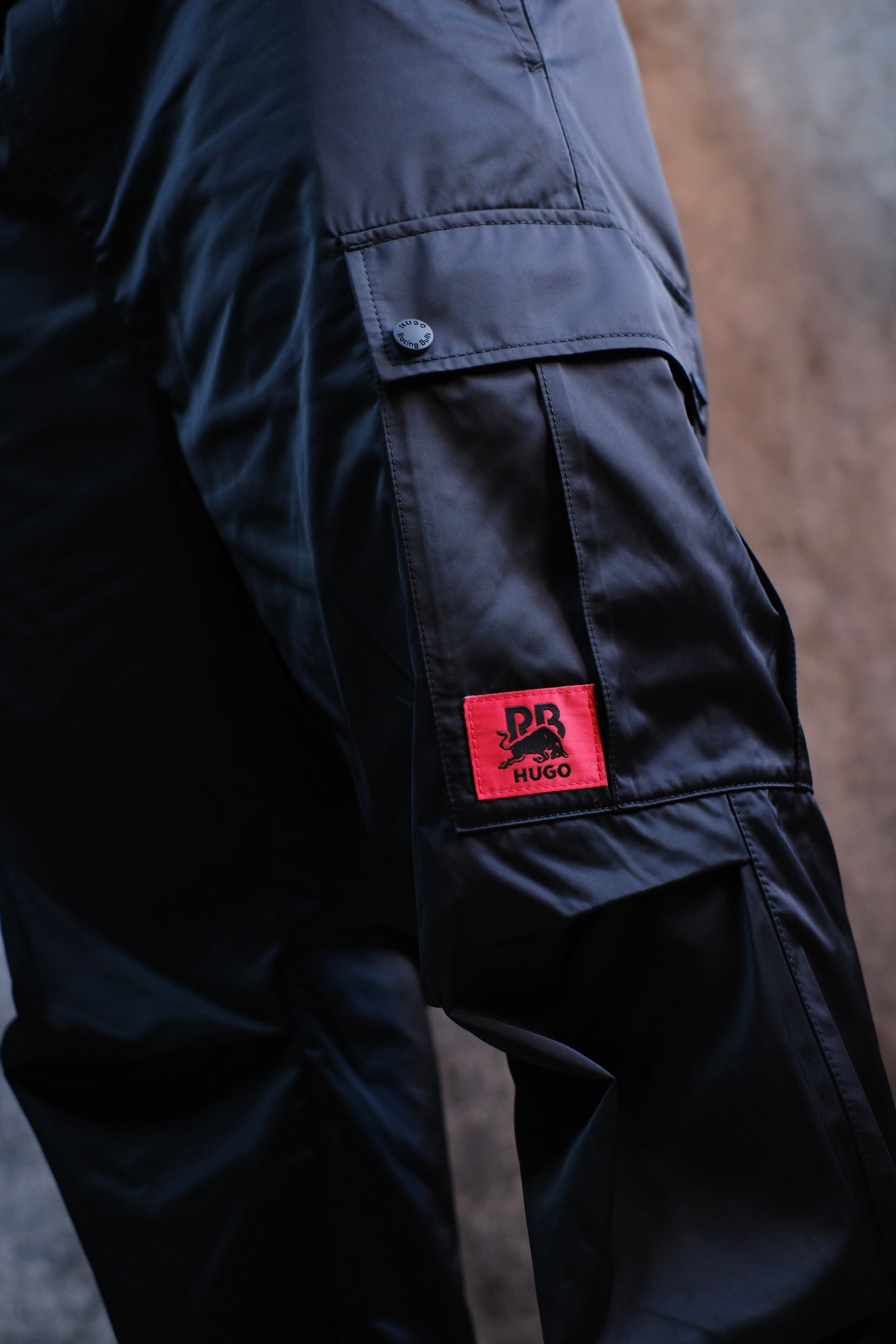 Sudadera HUG RB Negro Logo Rojo