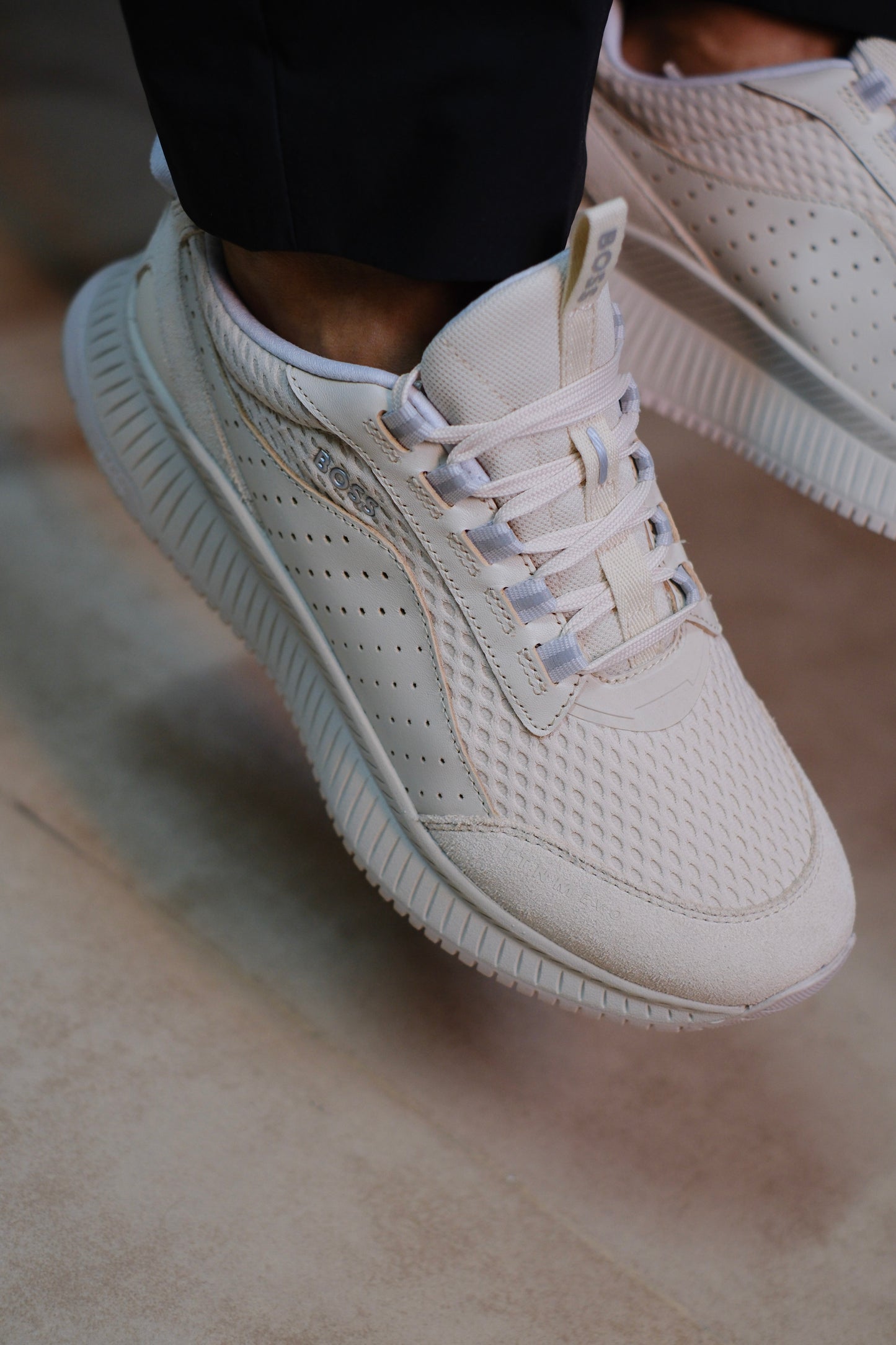 Tenis HUG Beige TTNM