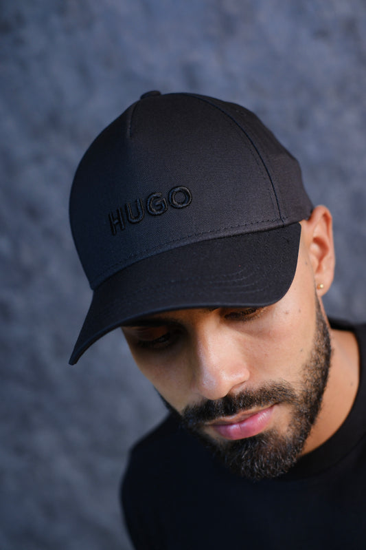 GORRA HUG NEGRA