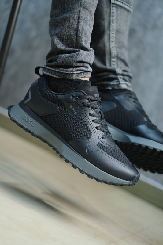 TENIS HUG NEGROS CON LINEA GRIS