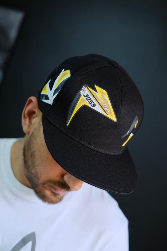 Gorra HUG Negra Logo Amarillo